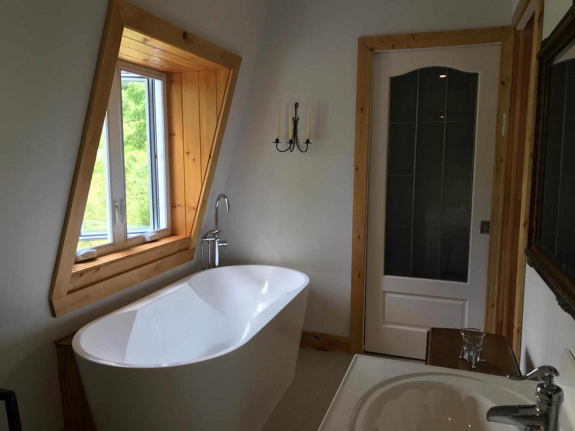 La Verivraie/Truly -Hebergement Touristique/Tourist Accomodation North Hatley Exteriör bild